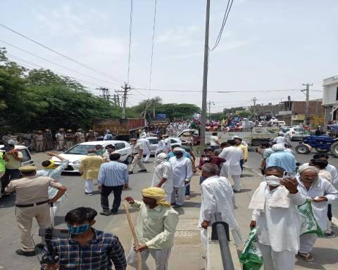 farmer protesting against cm khatter